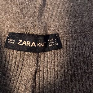 Grey cropped knit pants from Zara size large